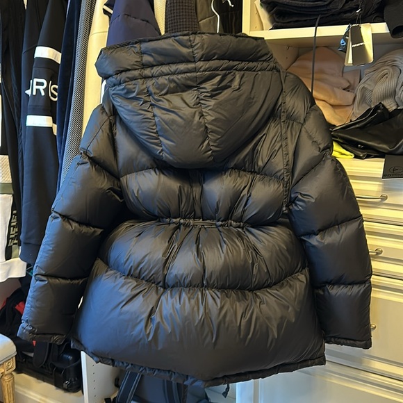 Down puffer - Picture 3 of 9